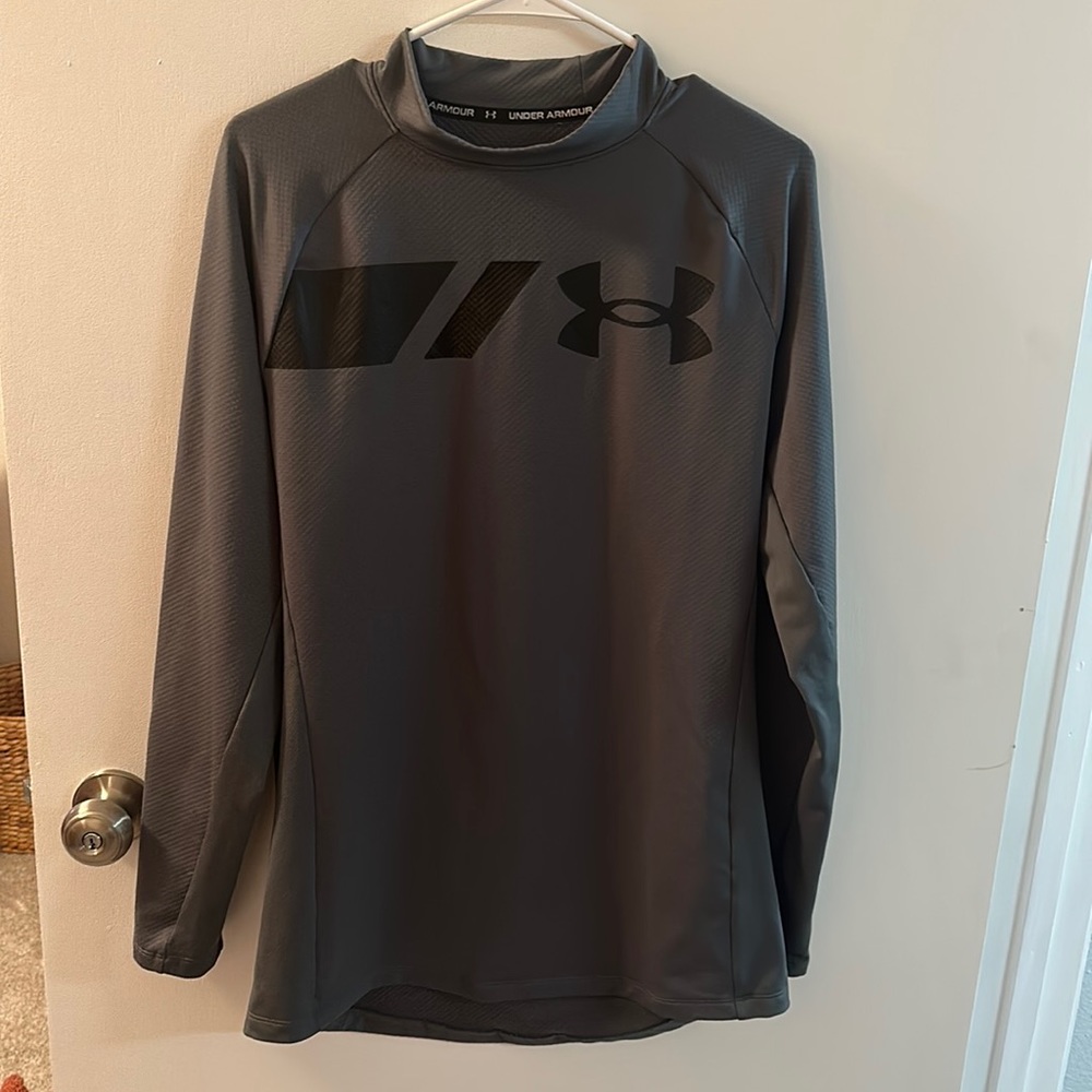 Under Armour, men’s long sleeve